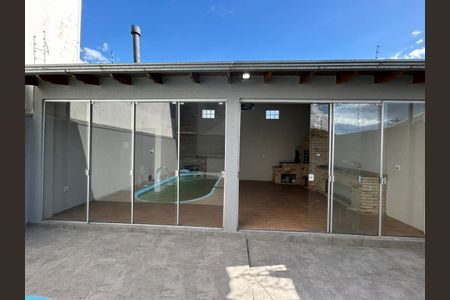 Casa à venda com 100m², 3 quartos e 2 vagas