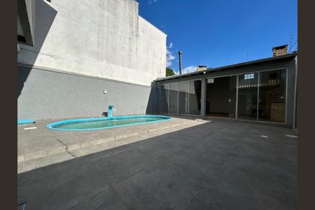Casa à venda com 100m², 3 quartos e 2 vagas