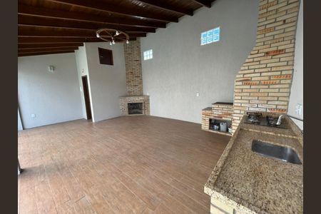 Casa à venda com 100m², 3 quartos e 2 vagas