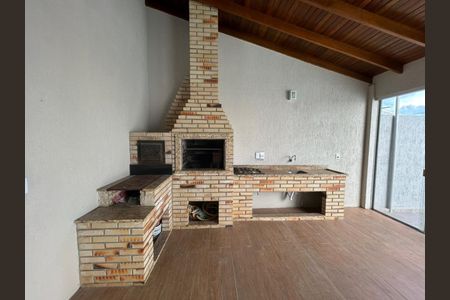 Casa à venda com 100m², 3 quartos e 2 vagas