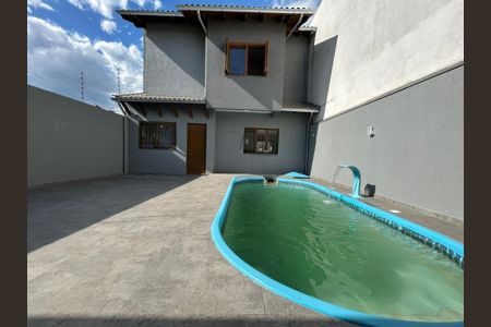 Casa à venda com 100m², 3 quartos e 2 vagas