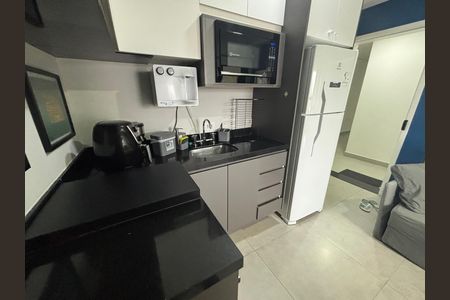 Cozinha de apartamento para alugar com 2 quartos, 45m² em Bela Vista, São Paulo