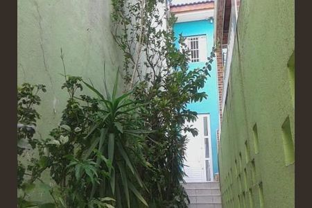 Casa à venda com 158m², 3 quartos e 4 vagasESCADA EXTERNA