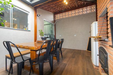 Casa de condomínio à venda com 135m², 2 quartos e 2 vagas Casa de condomínio à venda com 135m², 2 quartos e 2 vagasÁrea gourmet
