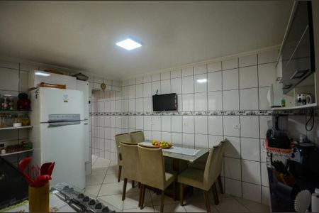 Casa à venda com 152m², 3 quartos e 2 vagas Casa à venda com 152m², 3 quartos e 2 vagasCozinha