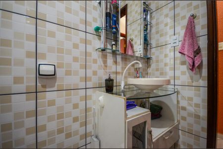 Casa à venda com 152m², 3 quartos e 2 vagas Casa à venda com 152m², 3 quartos e 2 vagasBanheiro 1
