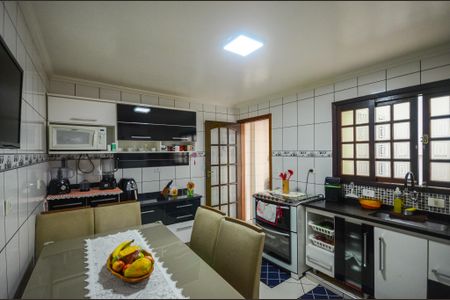 Casa à venda com 152m², 3 quartos e 2 vagas Casa à venda com 152m², 3 quartos e 2 vagasCozinha