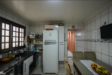 Casa à venda com 152m², 3 quartos e 2 vagas Casa à venda com 152m², 3 quartos e 2 vagasCozinha