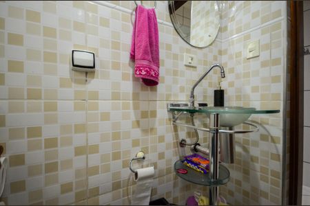 Casa à venda com 152m², 3 quartos e 2 vagas Casa à venda com 152m², 3 quartos e 2 vagasBanheiro 2