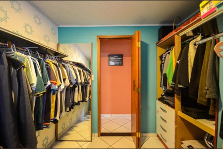 Casa à venda com 152m², 3 quartos e 2 vagas Casa à venda com 152m², 3 quartos e 2 vagasQuarto 2 / Closet