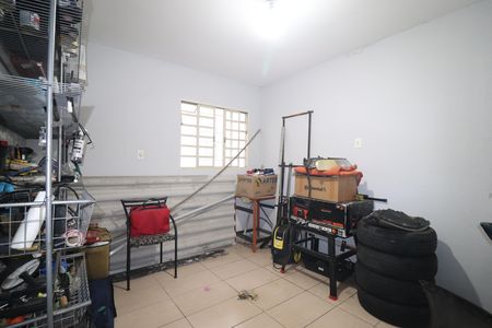Casa à venda com 195m², 1 quarto e 2 vagasEdícula - Quarto