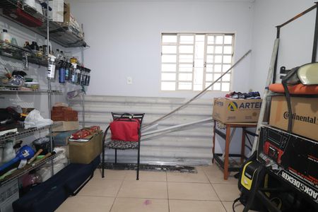 Casa à venda com 195m², 1 quarto e 2 vagasEdícula - Quarto