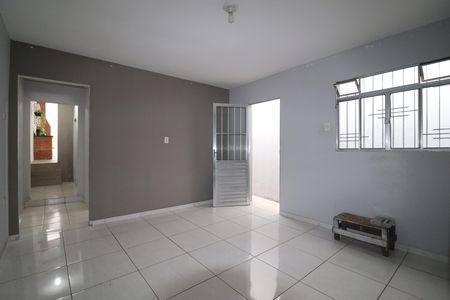 Casa à venda com 195m², 1 quarto e 2 vagasEdícula - Sala