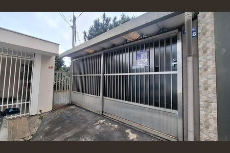 Casa à venda com 195m², 1 quarto e 2 vagas Casa à venda com 195m², 1 quarto e 2 vagasFachada