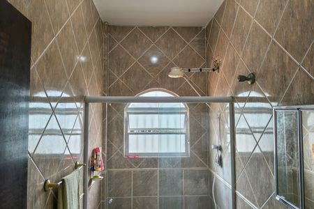 Casa para alugar com 70m², 2 quartos e 2 vagas Casa para alugar com 70m², 2 quartos e 2 vagasBanheiro 2