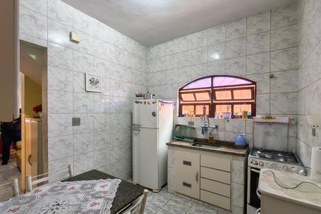 Casa para alugar com 70m², 2 quartos e 2 vagas Casa para alugar com 70m², 2 quartos e 2 vagasCozinha