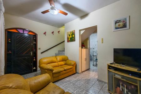 Casa para alugar com 70m², 2 quartos e 2 vagas Casa para alugar com 70m², 2 quartos e 2 vagasSala