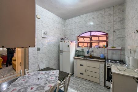 Casa para alugar com 70m², 2 quartos e 2 vagas Casa para alugar com 70m², 2 quartos e 2 vagasCozinha