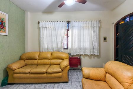 Casa para alugar com 70m², 2 quartos e 2 vagas Casa para alugar com 70m², 2 quartos e 2 vagasSala