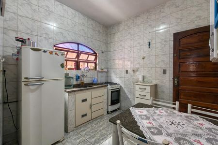 Casa para alugar com 70m², 2 quartos e 2 vagas Casa para alugar com 70m², 2 quartos e 2 vagasCozinha