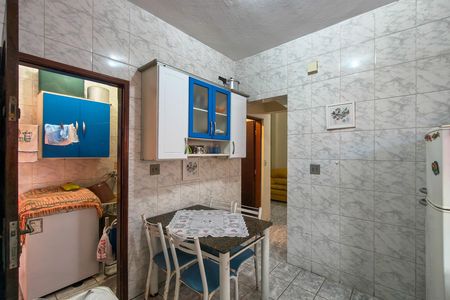 Casa para alugar com 70m², 2 quartos e 2 vagas Casa para alugar com 70m², 2 quartos e 2 vagasCozinha