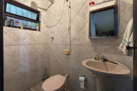 Casa para alugar com 70m², 2 quartos e 2 vagas Casa para alugar com 70m², 2 quartos e 2 vagasBanheiro