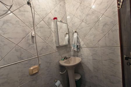 Casa para alugar com 70m², 2 quartos e 2 vagas Casa para alugar com 70m², 2 quartos e 2 vagasBanheiro