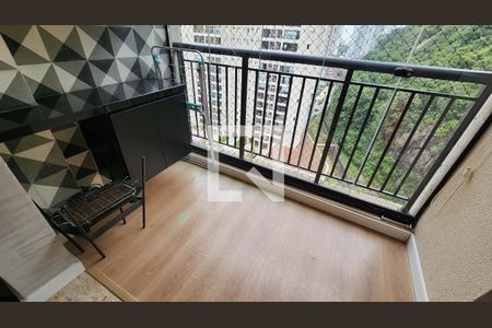 Apartamento para alugar com 68m², 2 quartos e 1 vaga Apartamento para alugar com 68m², 2 quartos e 1 vagaVaranda