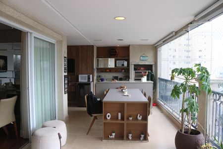 Apartamento à venda com 200m², 3 quartos e 4 vagasSala