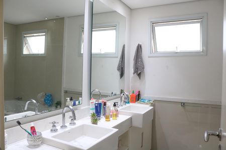 Apartamento à venda com 200m², 3 quartos e 4 vagasBanheiro 1