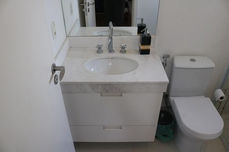 Apartamento à venda com 200m², 3 quartos e 4 vagasBanheiro 2