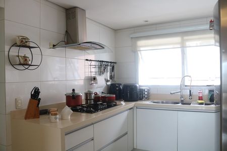 Apartamento à venda com 200m², 3 quartos e 4 vagasCozinha