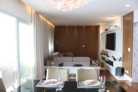 Apartamento à venda com 200m², 3 quartos e 4 vagasSala