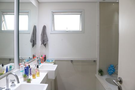 Apartamento à venda com 200m², 3 quartos e 4 vagasBanheiro 1
