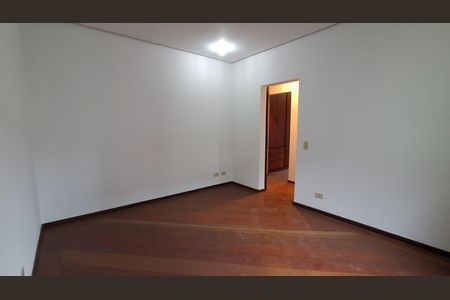 Casa à venda com 330m², 5 quartos e 4 vagas Casa à venda com 330m², 5 quartos e 4 vagasSuíte 2