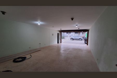 Casa à venda com 330m², 5 quartos e 4 vagas Casa à venda com 330m², 5 quartos e 4 vagasGaragem