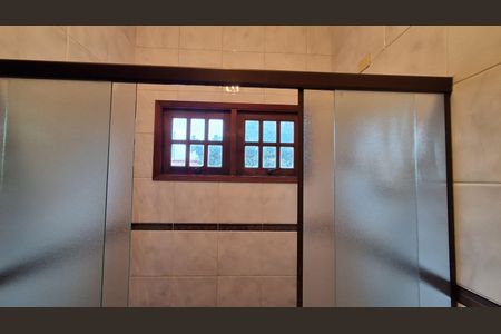 Casa à venda com 330m², 5 quartos e 4 vagas Casa à venda com 330m², 5 quartos e 4 vagasBanheiro Suíte 3
