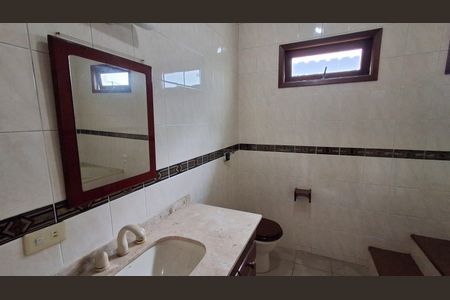 Casa à venda com 330m², 5 quartos e 4 vagas Casa à venda com 330m², 5 quartos e 4 vagasBanheiro Suíte 1