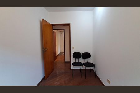 Casa à venda com 330m², 5 quartos e 4 vagas Casa à venda com 330m², 5 quartos e 4 vagasEscritório