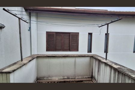 Casa à venda com 330m², 5 quartos e 4 vagas Casa à venda com 330m², 5 quartos e 4 vagasÁrea de Serviço