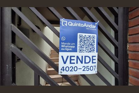 Casa à venda com 330m², 5 quartos e 4 vagas Casa à venda com 330m², 5 quartos e 4 vagasPlaquinha