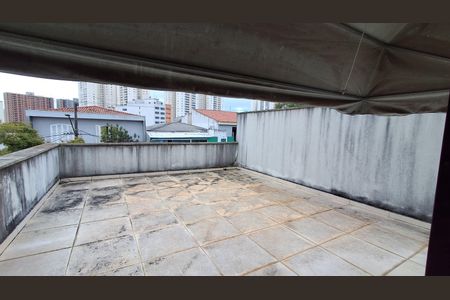Casa à venda com 330m², 5 quartos e 4 vagas Casa à venda com 330m², 5 quartos e 4 vagasVaranda
