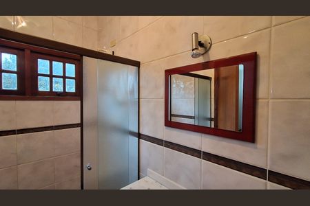 Casa à venda com 330m², 5 quartos e 4 vagas Casa à venda com 330m², 5 quartos e 4 vagasBanheiro Suíte 3