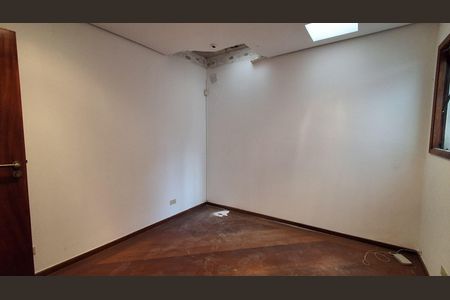 Casa à venda com 330m², 5 quartos e 4 vagas Casa à venda com 330m², 5 quartos e 4 vagasQuarto
