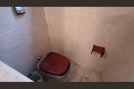 Casa à venda com 330m², 5 quartos e 4 vagas Casa à venda com 330m², 5 quartos e 4 vagasLavabo