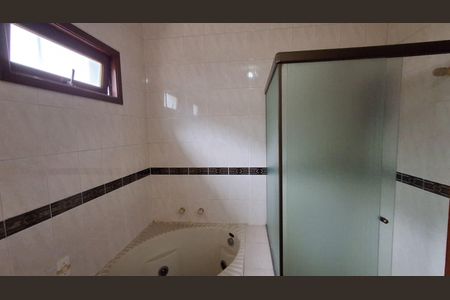 Casa à venda com 330m², 5 quartos e 4 vagas Casa à venda com 330m², 5 quartos e 4 vagasBanheiro 1