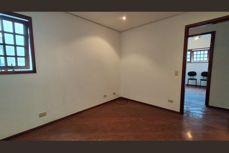 Casa à venda com 330m², 5 quartos e 4 vagas Casa à venda com 330m², 5 quartos e 4 vagasQuarto