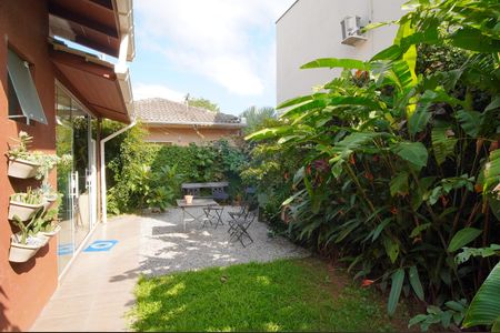 Casa para alugar com 200m², 3 quartos e 1 vagaPátio fundos