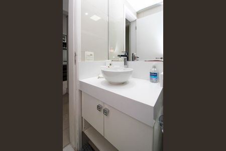 Apartamento para alugar com 75m², 2 quartos e 1 vaga Apartamento para alugar com 75m², 2 quartos e 1 vagaBanheiro