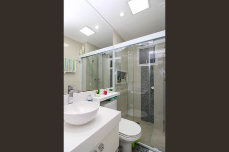 Apartamento para alugar com 75m², 2 quartos e 1 vaga Apartamento para alugar com 75m², 2 quartos e 1 vagaBanheiro